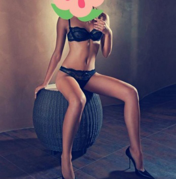 Эксперт в жарких играх и страстных поцелуях. Приглашаю в гости состоятельных мужчин для незабываемого времяпровождения. Доверь мне свои секреты и я окуну тебя в мир наслаждения! 8996, 28 лет